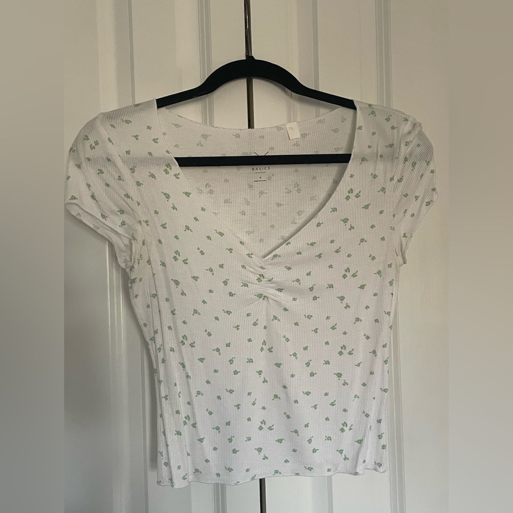 PacSun white and green floral top, size Small